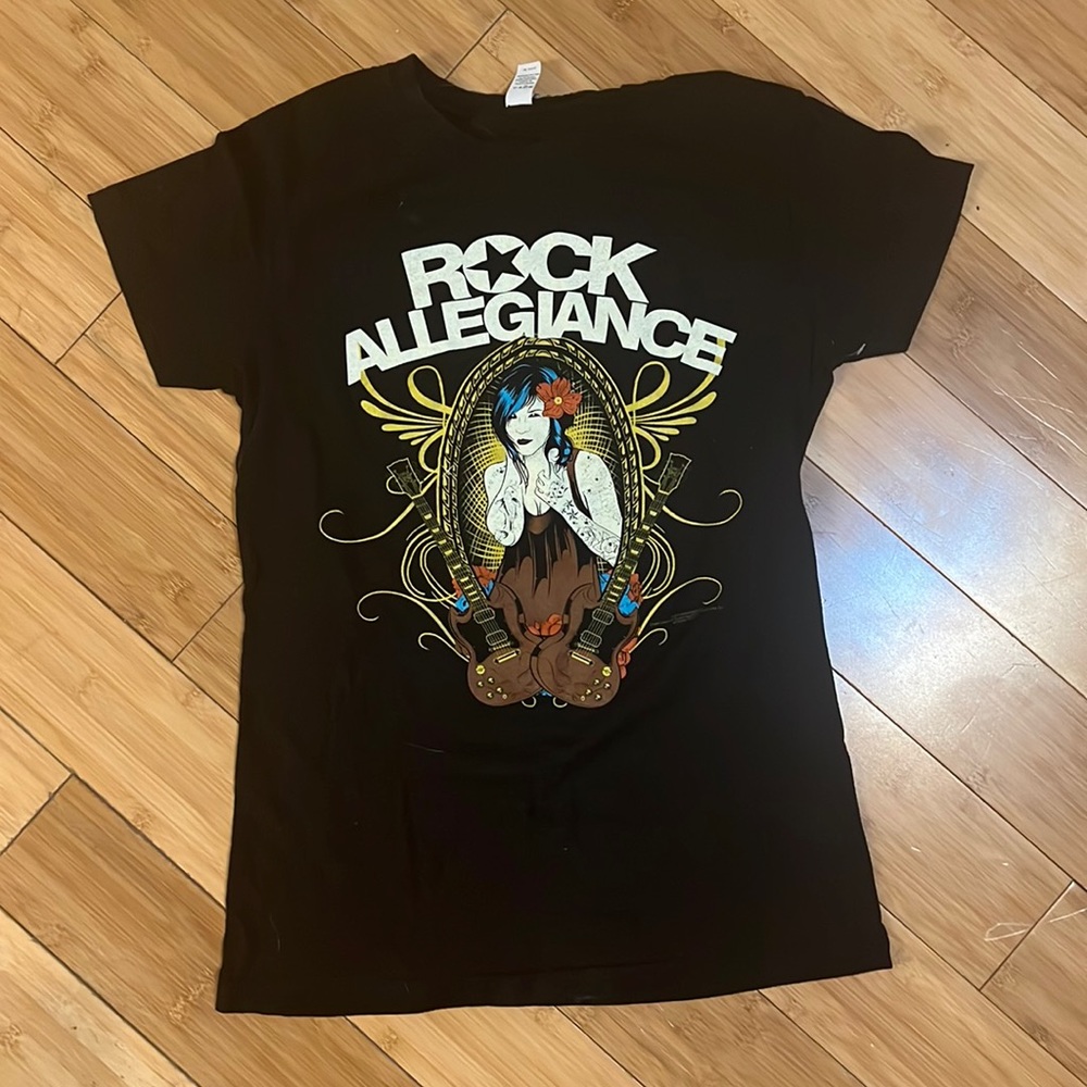 EUC- Rock Allegaince (runs small)